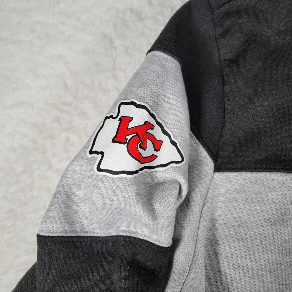 NFL Team Apparel Kansas City Chiefs Men Size S Black Grey Colorblock Sweatshirt